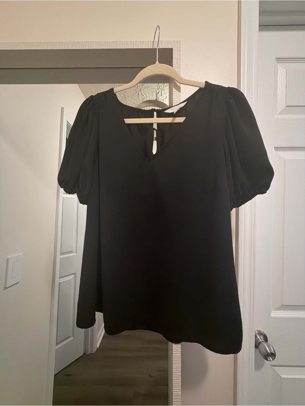 LC Lauren Conrad Black Puff-Sleeve V-Neck Blouse